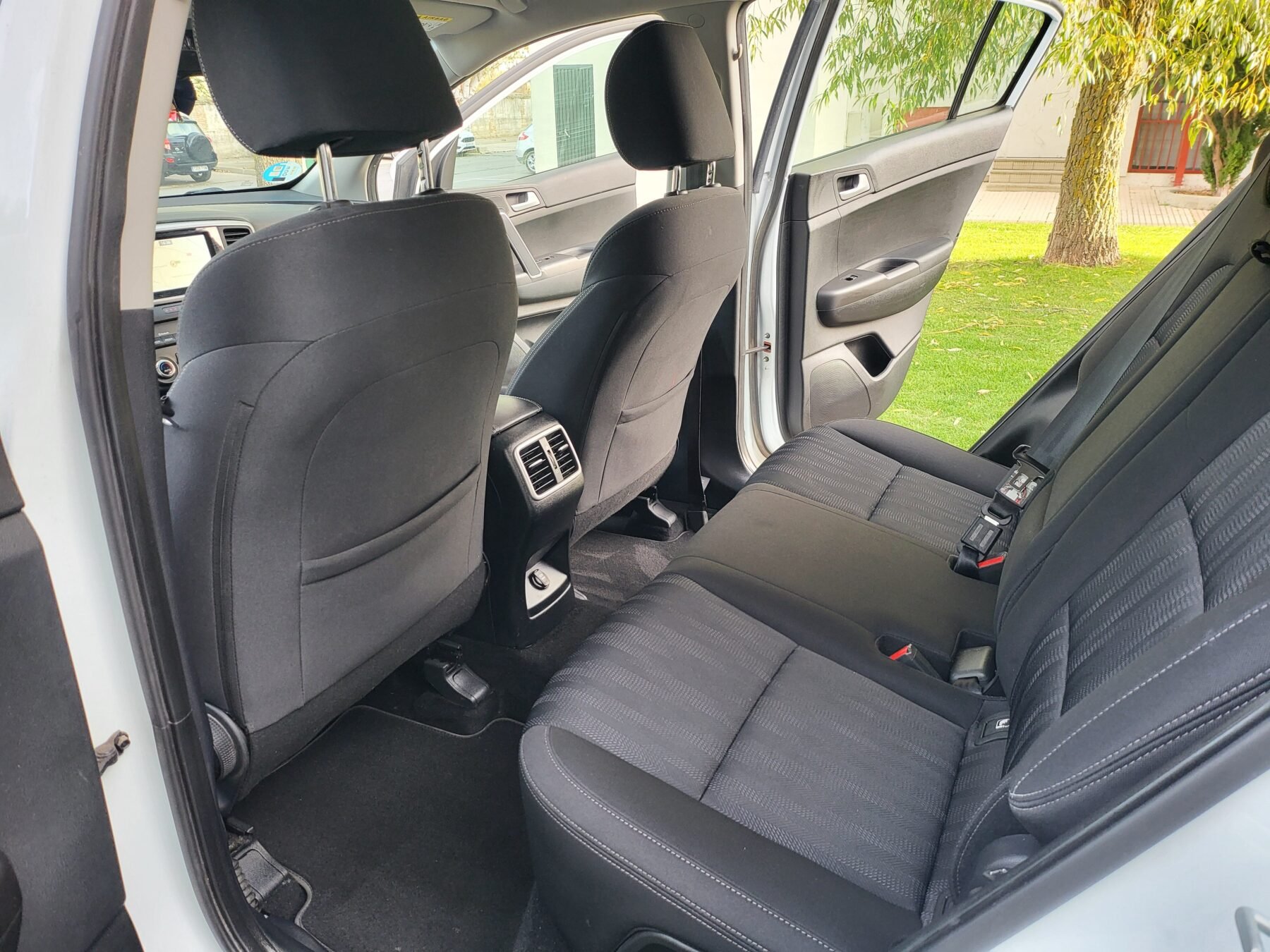 KIA SPORTAGE .6 MHEV Business DCT 100kW 136CV 4X2 136 cv