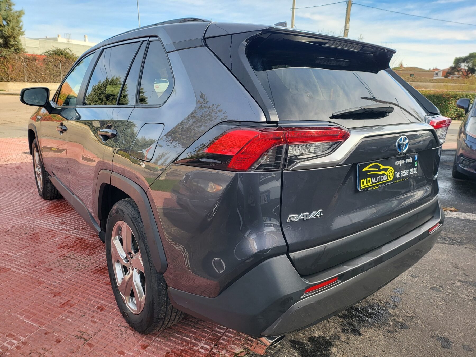 TOYOTA RAV4  2.5l 220H Advance 