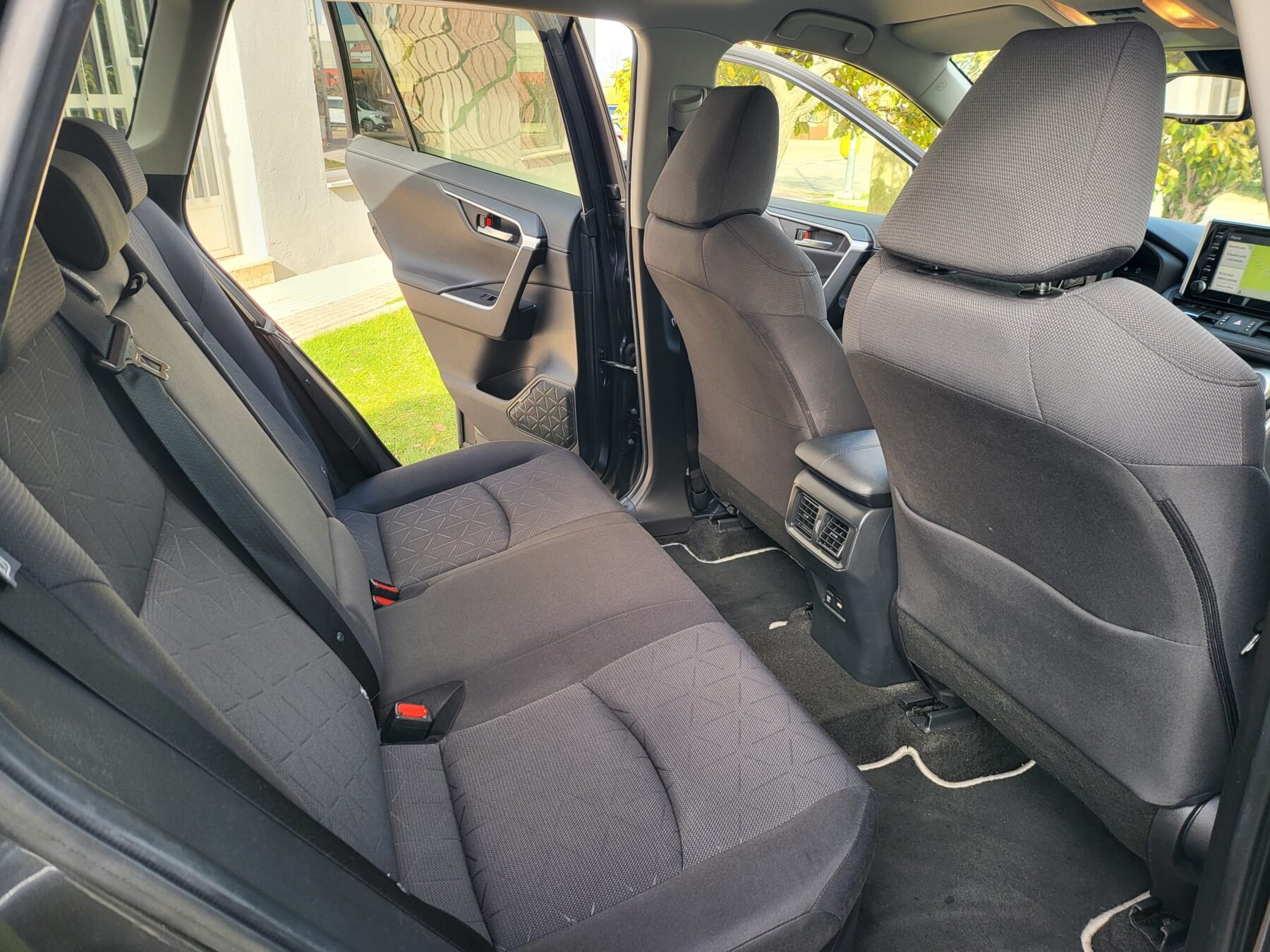 TOYOTA RAV4  2.5l 220H Advance 