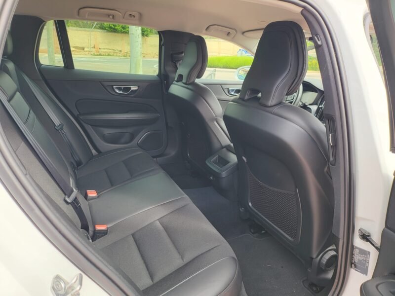VOLVO V60 D4 MOMENTUM AUT