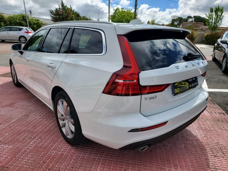 VOLVO V60 D4 MOMENTUM AUT