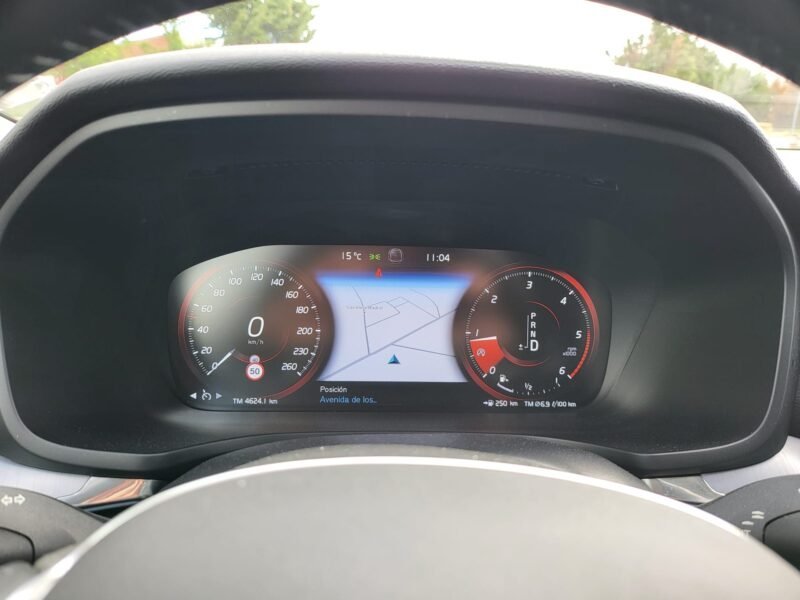 VOLVO V60 D4 MOMENTUM AUT