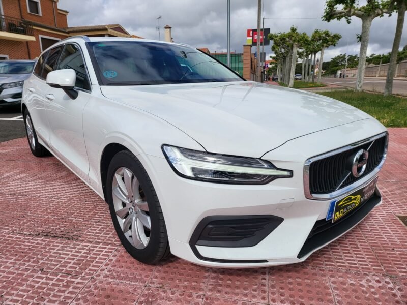 VOLVO V60 D4 MOMENTUM AUT