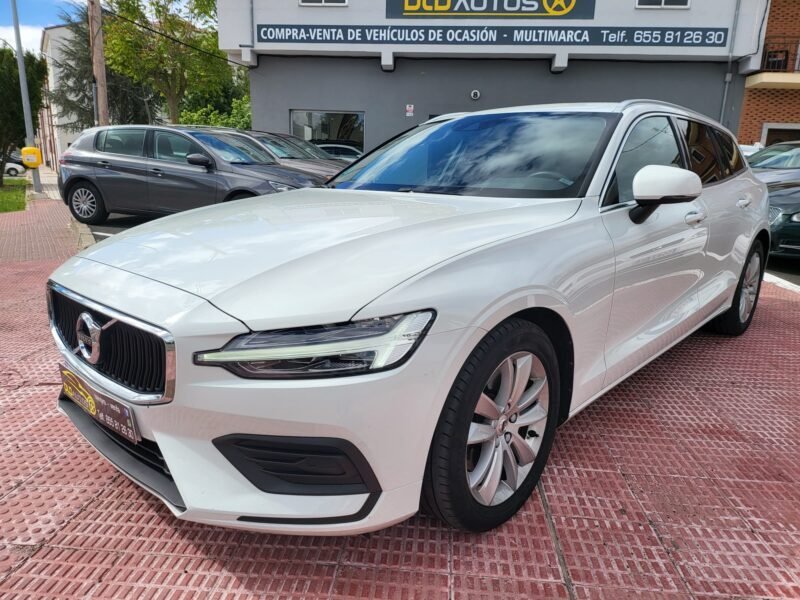 VOLVO V60 D4 MOMENTUM AUT