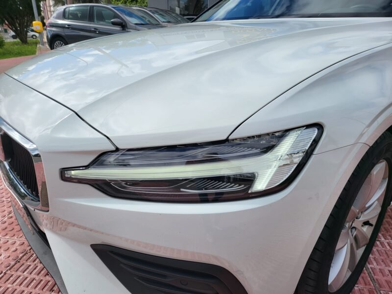 VOLVO V60 D4 MOMENTUM AUT