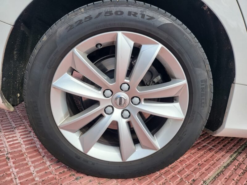 VOLVO V60 D4 MOMENTUM AUT