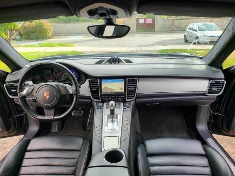 PORSCHE Panamera TURBO