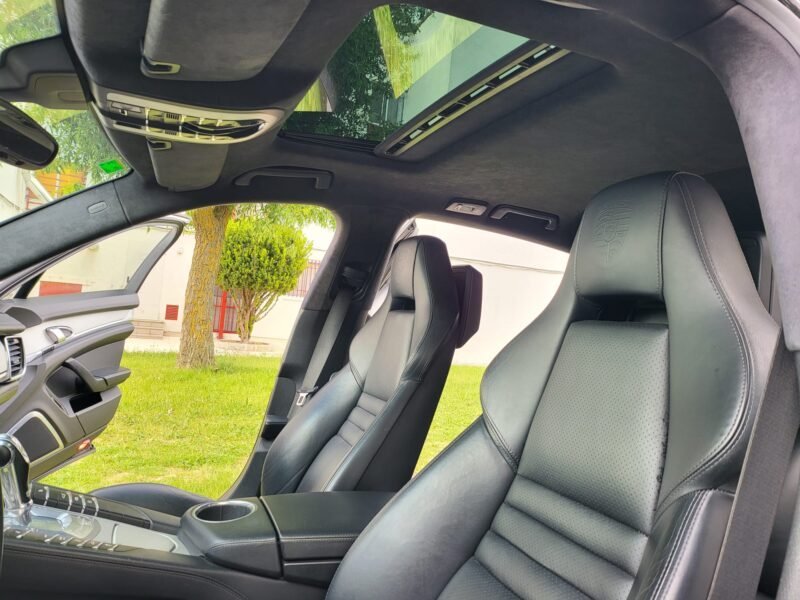 PORSCHE Panamera TURBO