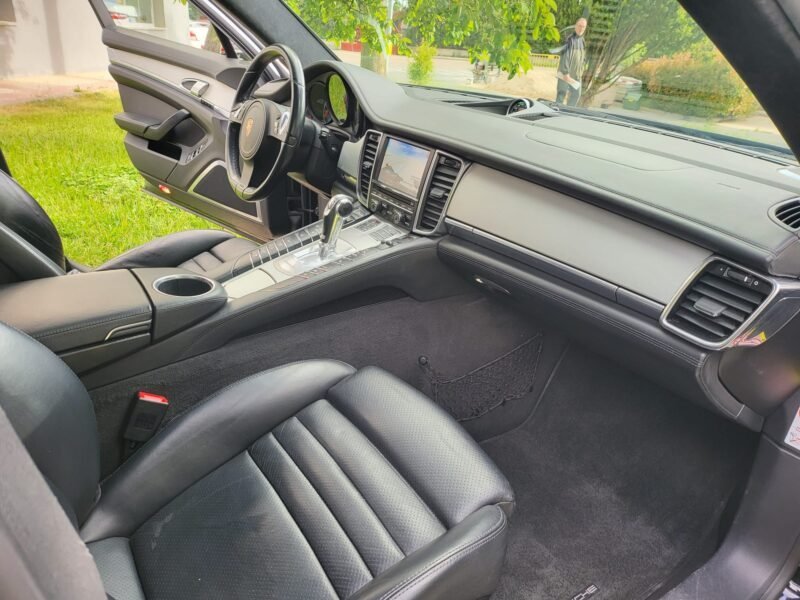 PORSCHE Panamera TURBO