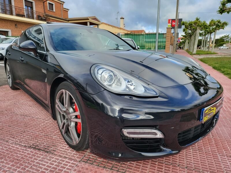 PORSCHE Panamera TURBO