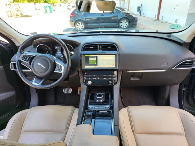 JAGUAR F PACE SPORT