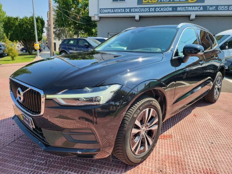 VOLVO XC60 D4 MOMENTUM AUT