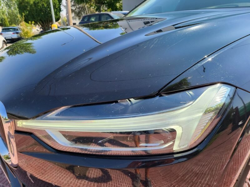 VOLVO XC60 D4 MOMENTUM AUT