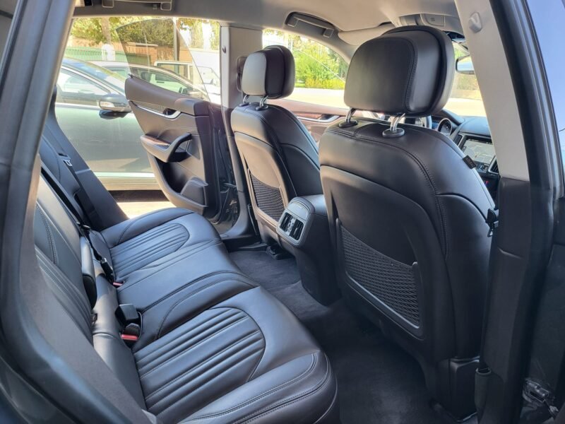 MASERATI LEVANTE Q4 SPORT