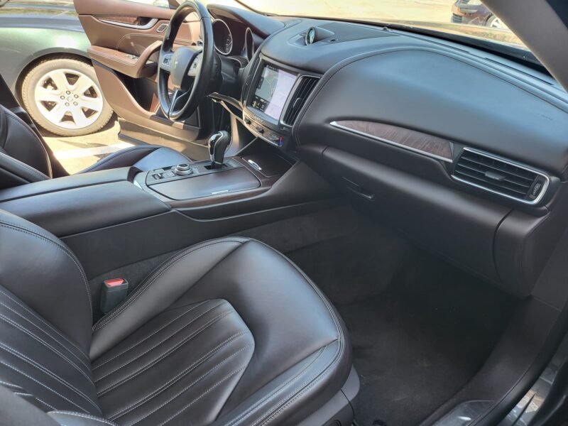 MASERATI LEVANTE Q4 SPORT