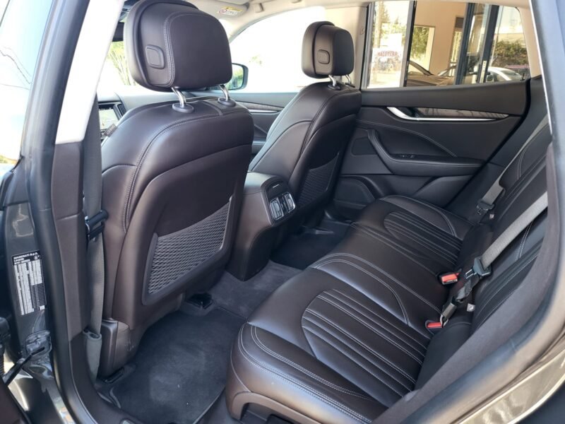 MASERATI LEVANTE Q4 SPORT