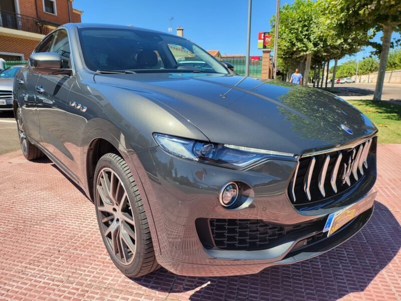 MASERATI LEVANTE Q4 SPORT