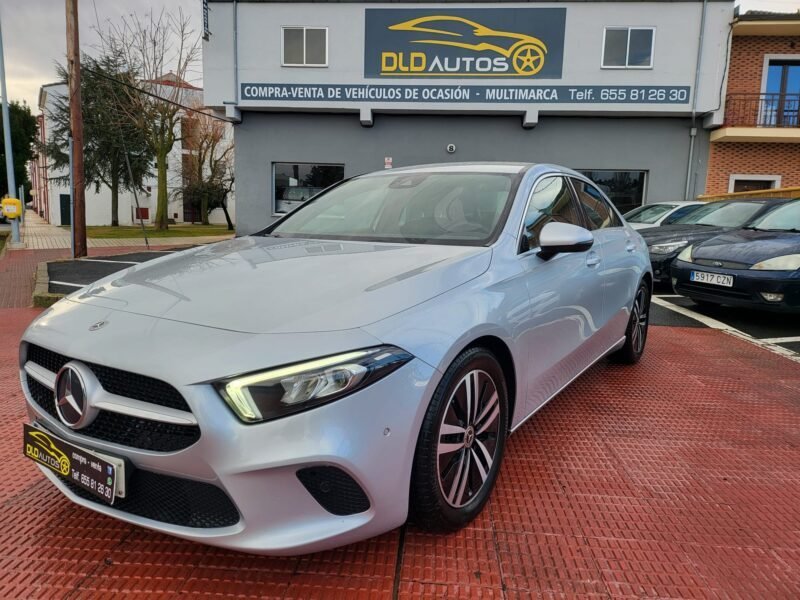 MERCEDES-BENZ CLASE A 180 SEDAN