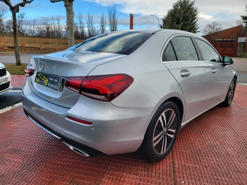 MERCEDES-BENZ CLASE A 180 SEDAN