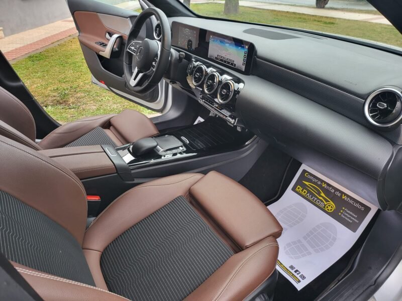 MERCEDES-BENZ CLASE A 180 SEDAN