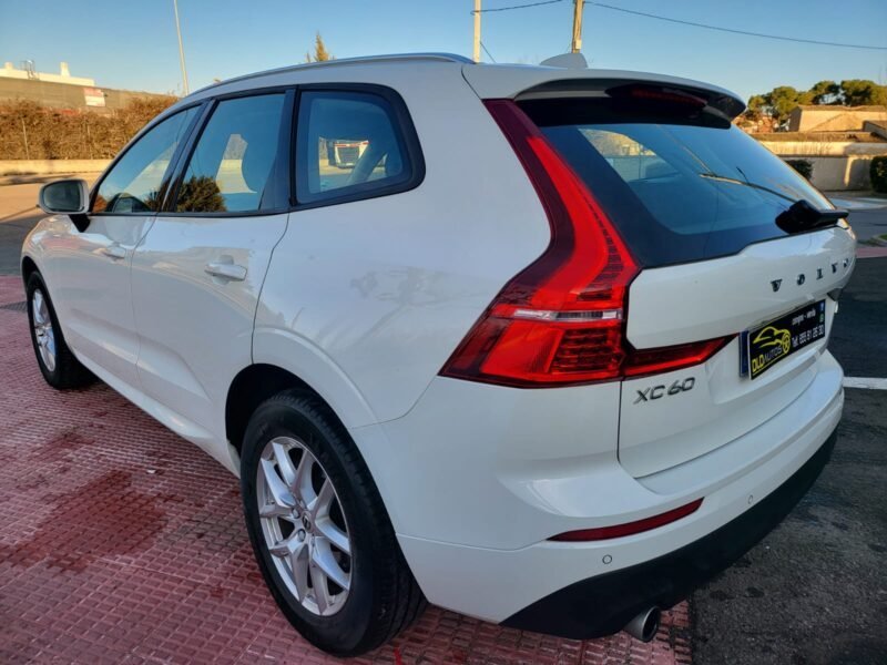 VOLVO XC60 2.0 D4 AWD Momentum Auto 5p.