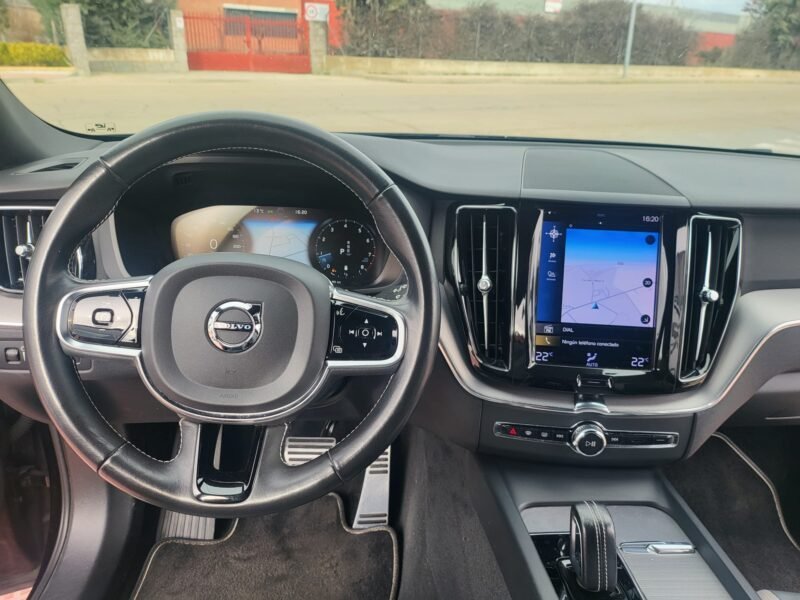 VOLVO XC60 B4 G R DESING