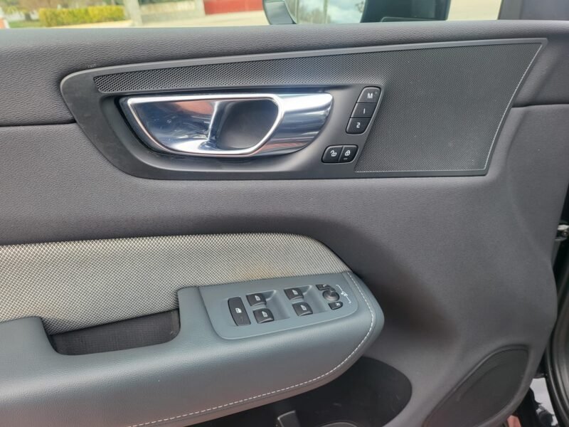 VOLVO XC60 B4 G R DESING