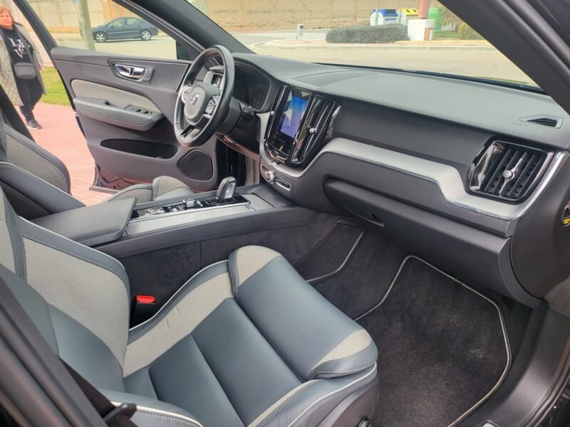 VOLVO XC60 B4 G R DESING