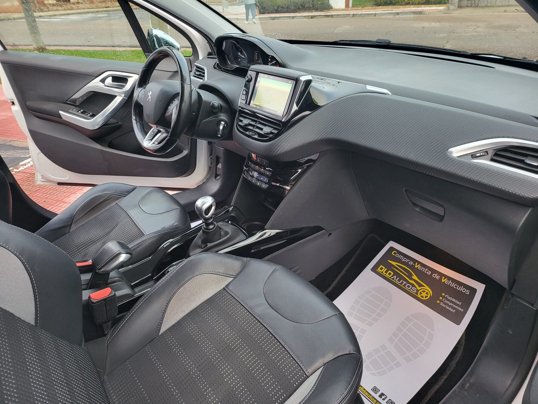 PEUGEOT 2008 GT Line 1.6 BlueHDi SS