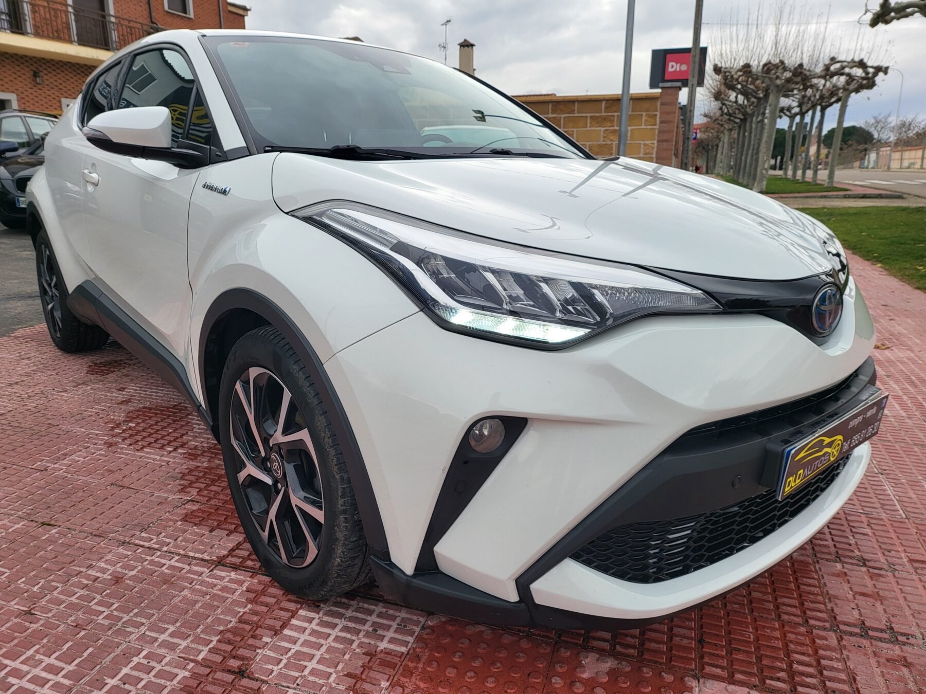 TOYOTA CH-R 1.8 125H ADVANDCE