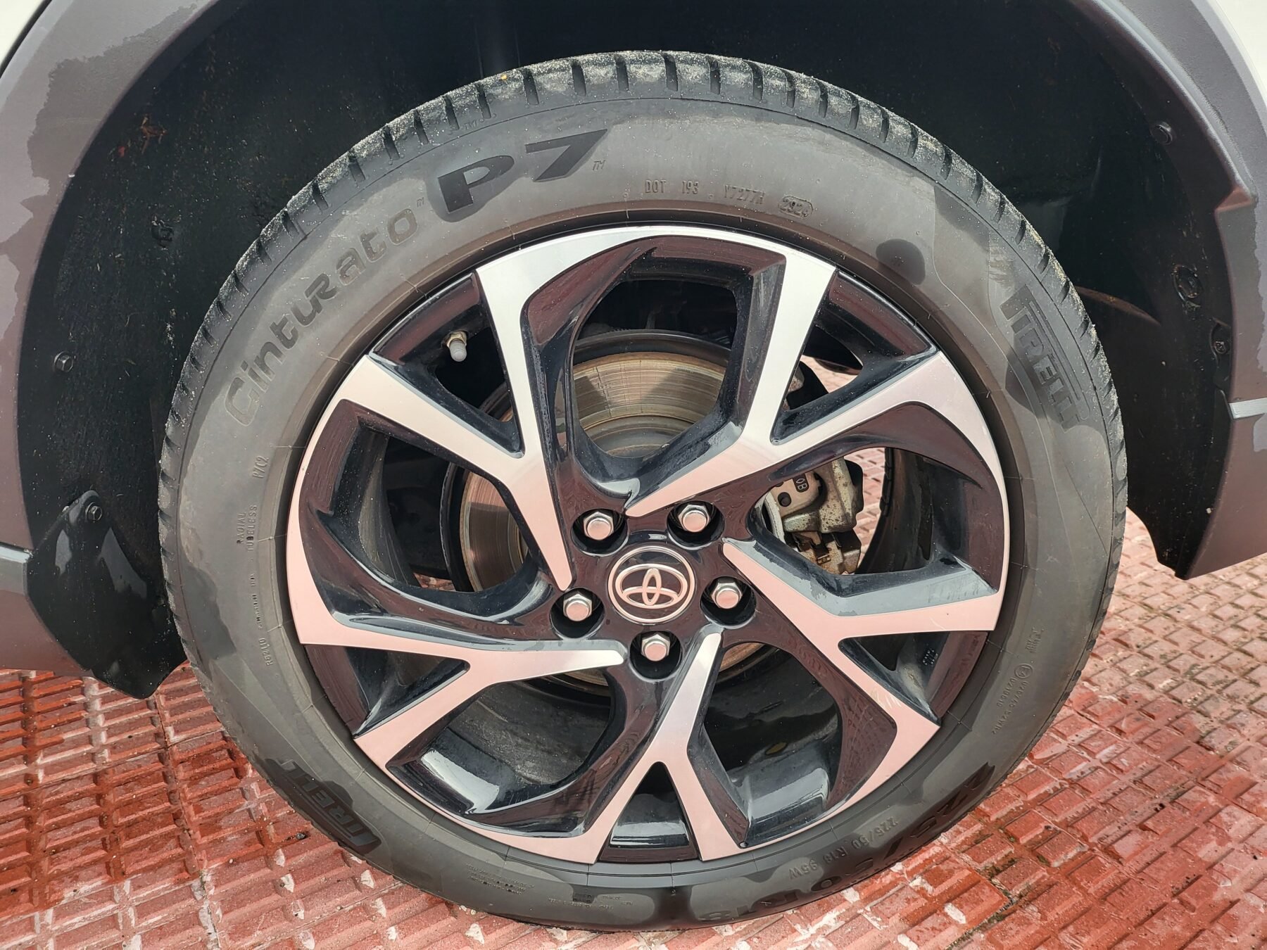 TOYOTA CH-R 1.8 125H ADVANDCE