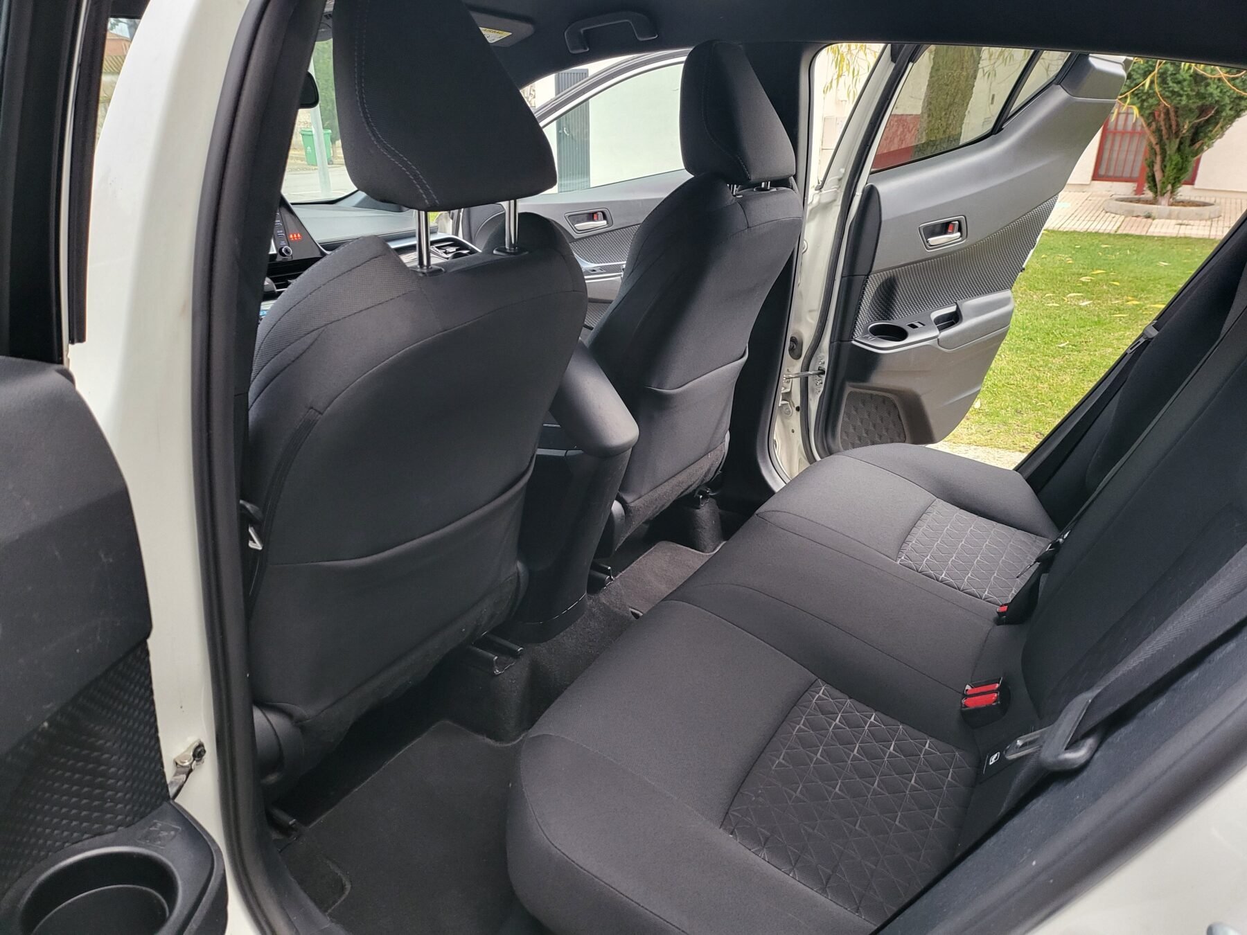 TOYOTA CH-R 1.8 125H ADVANDCE