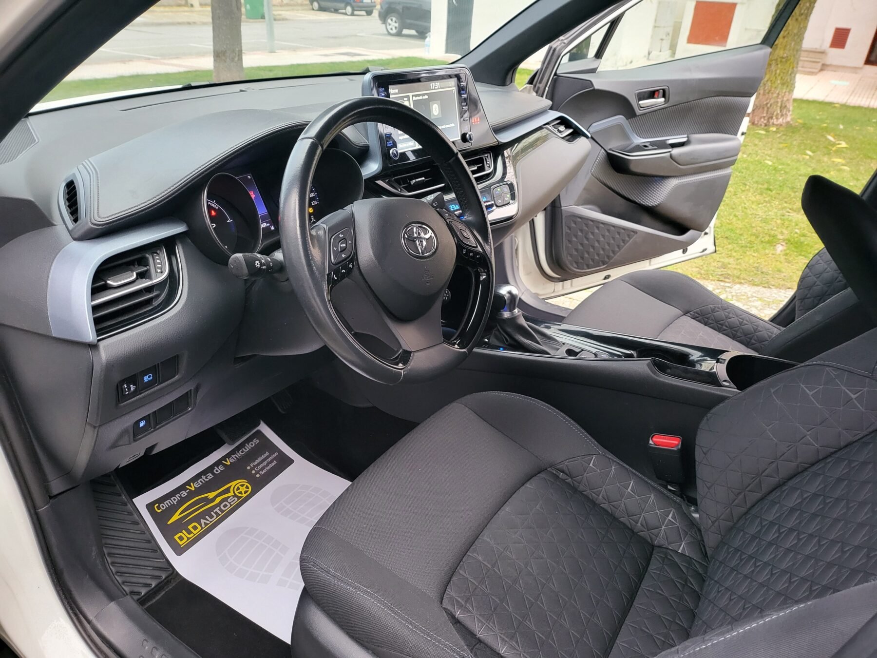 TOYOTA CH-R 1.8 125H ADVANDCE