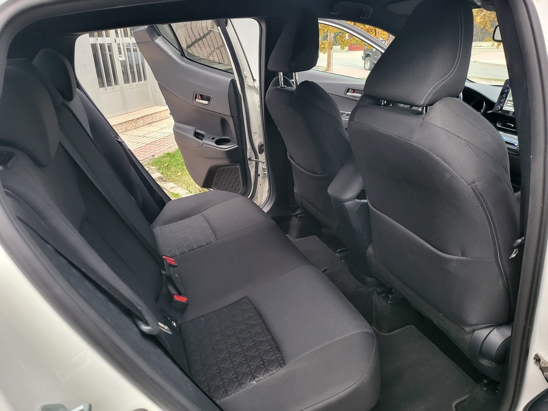 TOYOTA CH-R 1.8 125H ADVANDCE