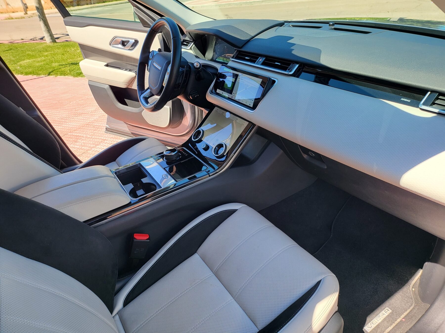 LAND-ROVER Range Rover Velar D 180 SE