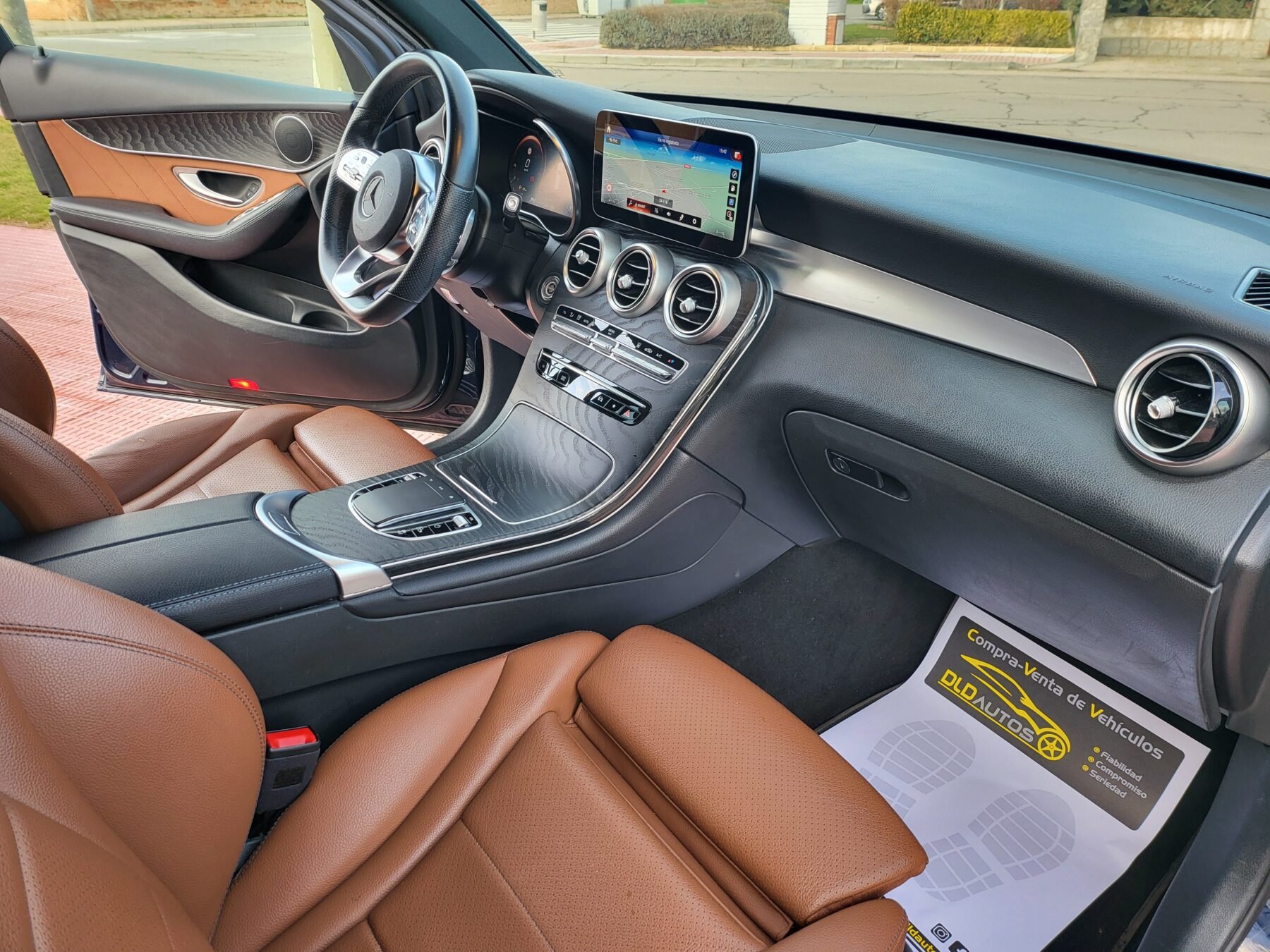 MERCEDES-BENZ GLC 300 de AMG 4 MATIC