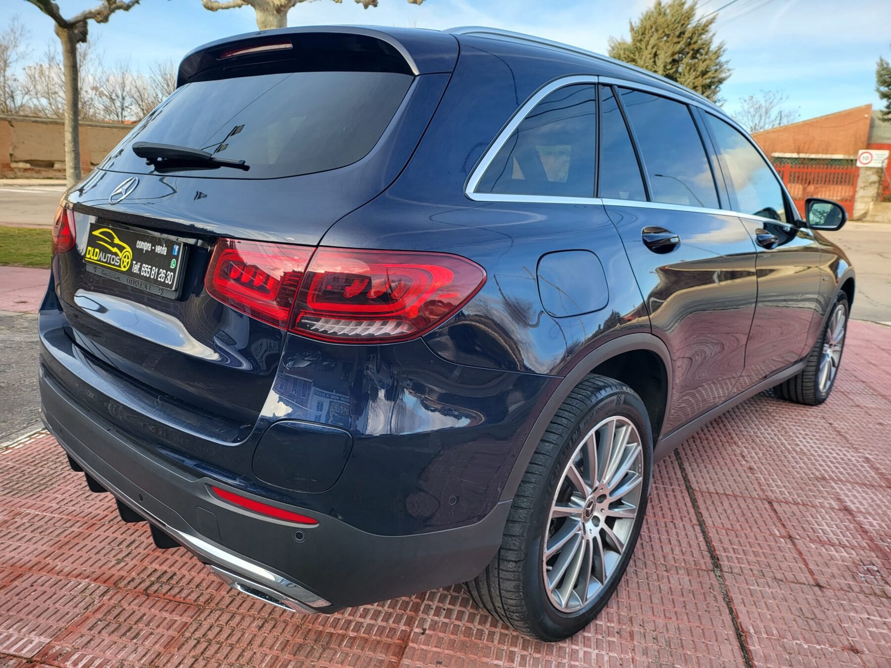 MERCEDES-BENZ GLC 300 de AMG 4 MATIC