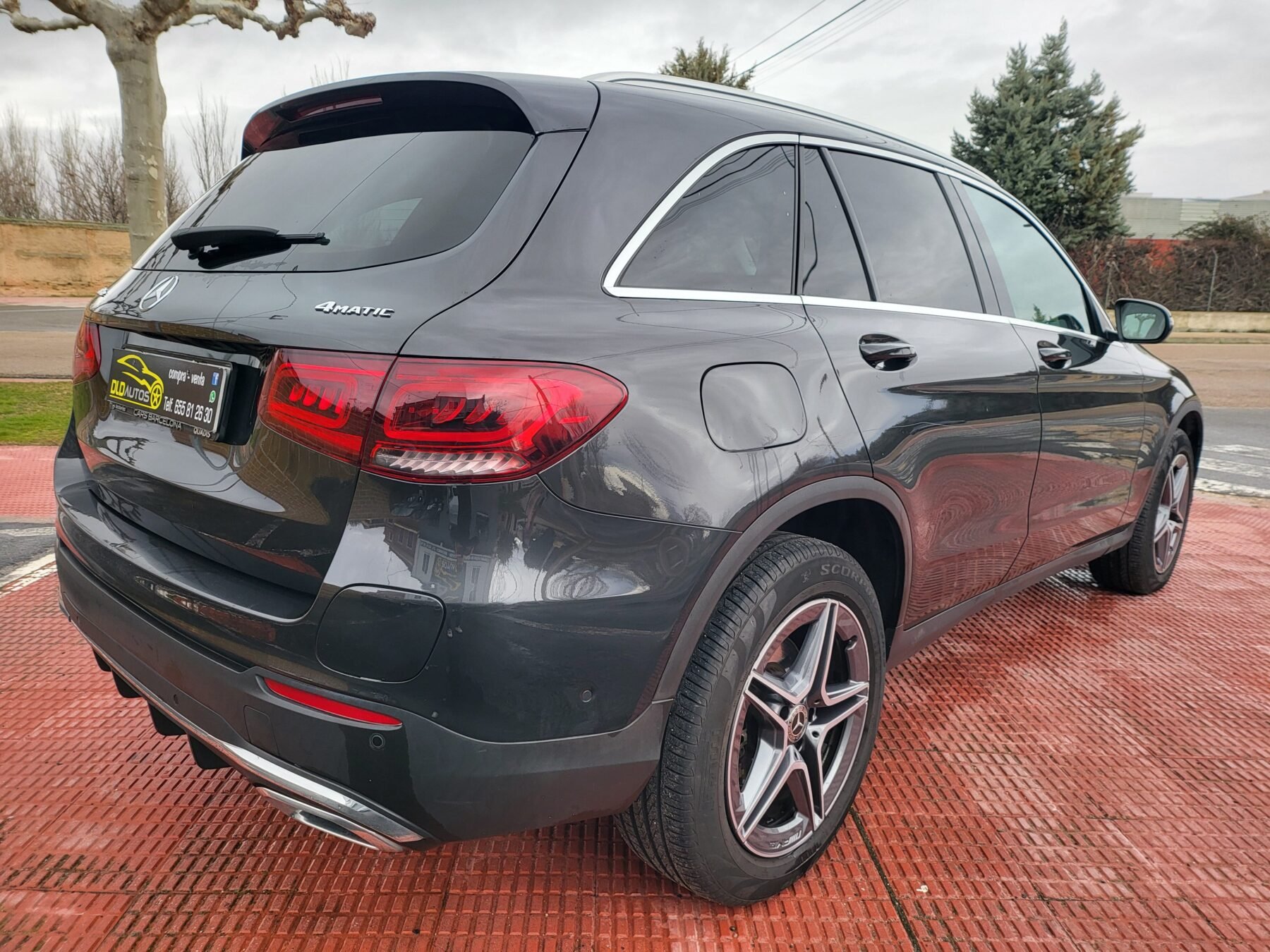 MERCEDES-BENZ GLC 300 de AMG 4 MATIC