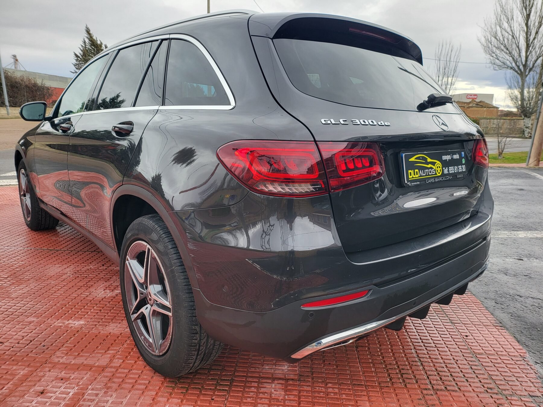 MERCEDES-BENZ GLC 300 de AMG 4 MATIC