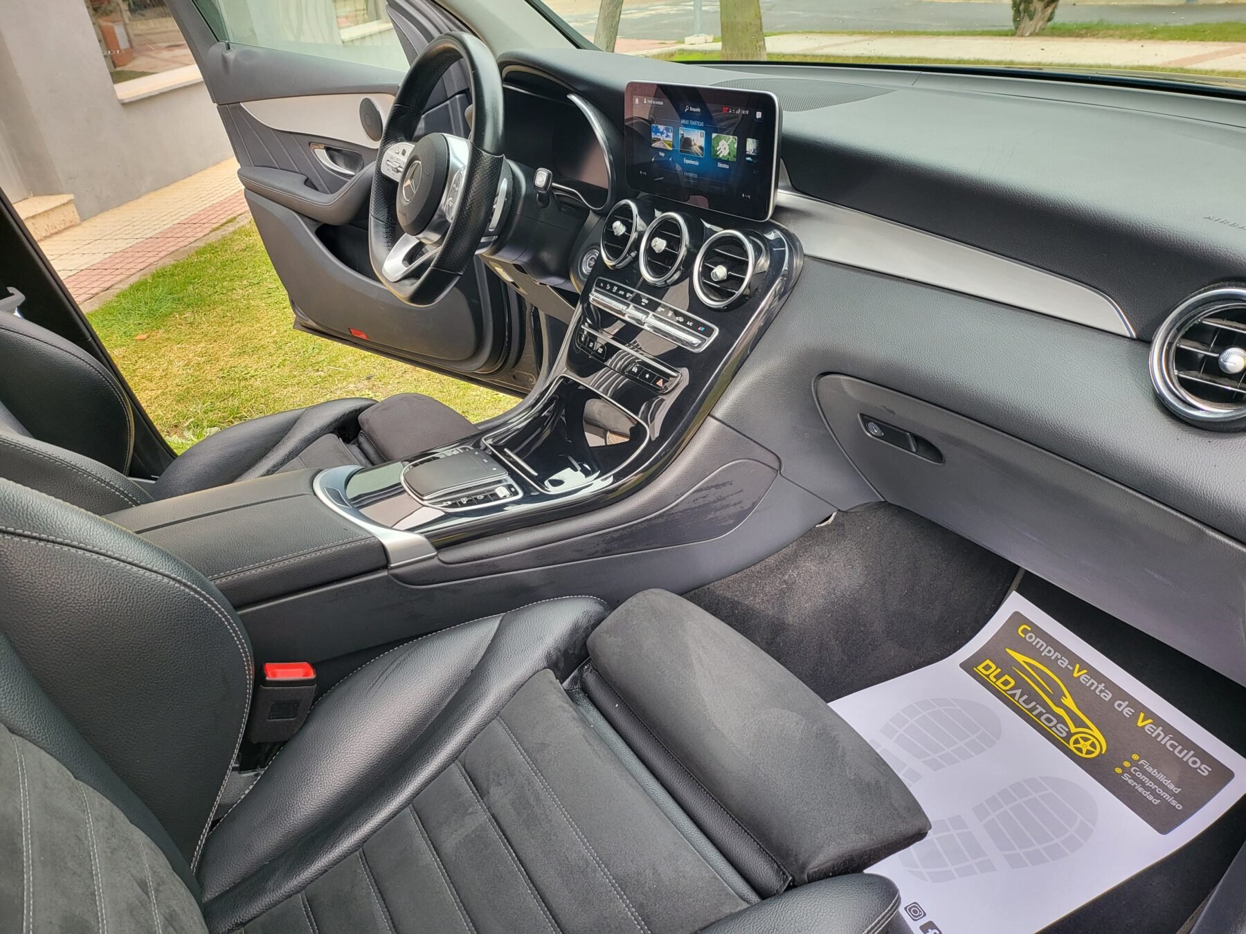 MERCEDES-BENZ GLC 300 de AMG 4 MATIC