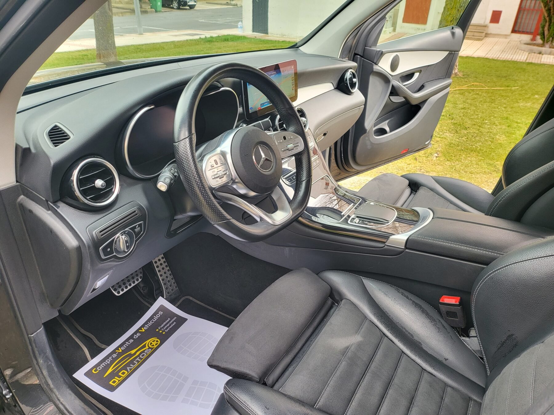 MERCEDES-BENZ GLC 300 de AMG 4 MATIC