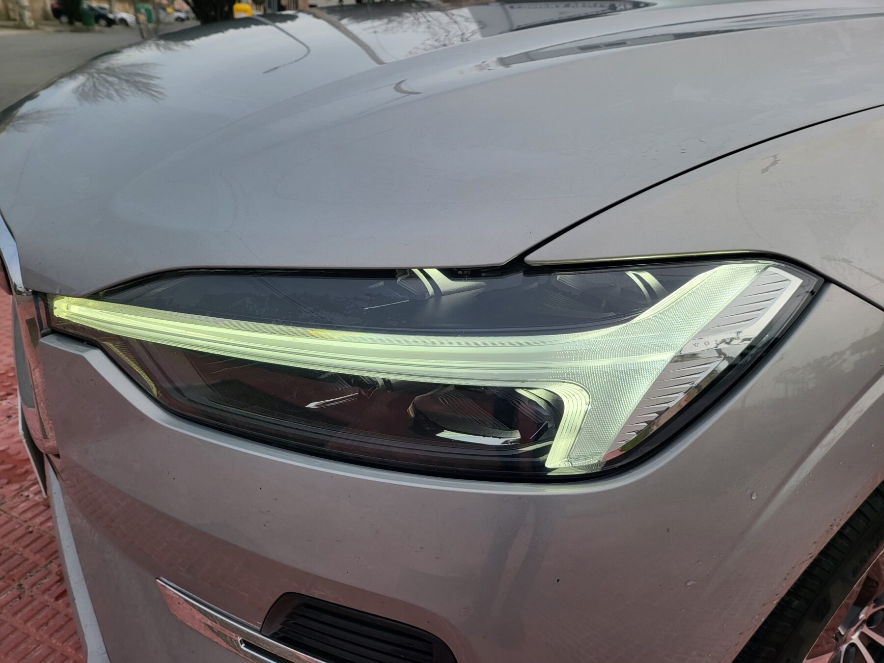 VOLVO XC60 2.0 B4 D Momentum Pro Auto 4WD