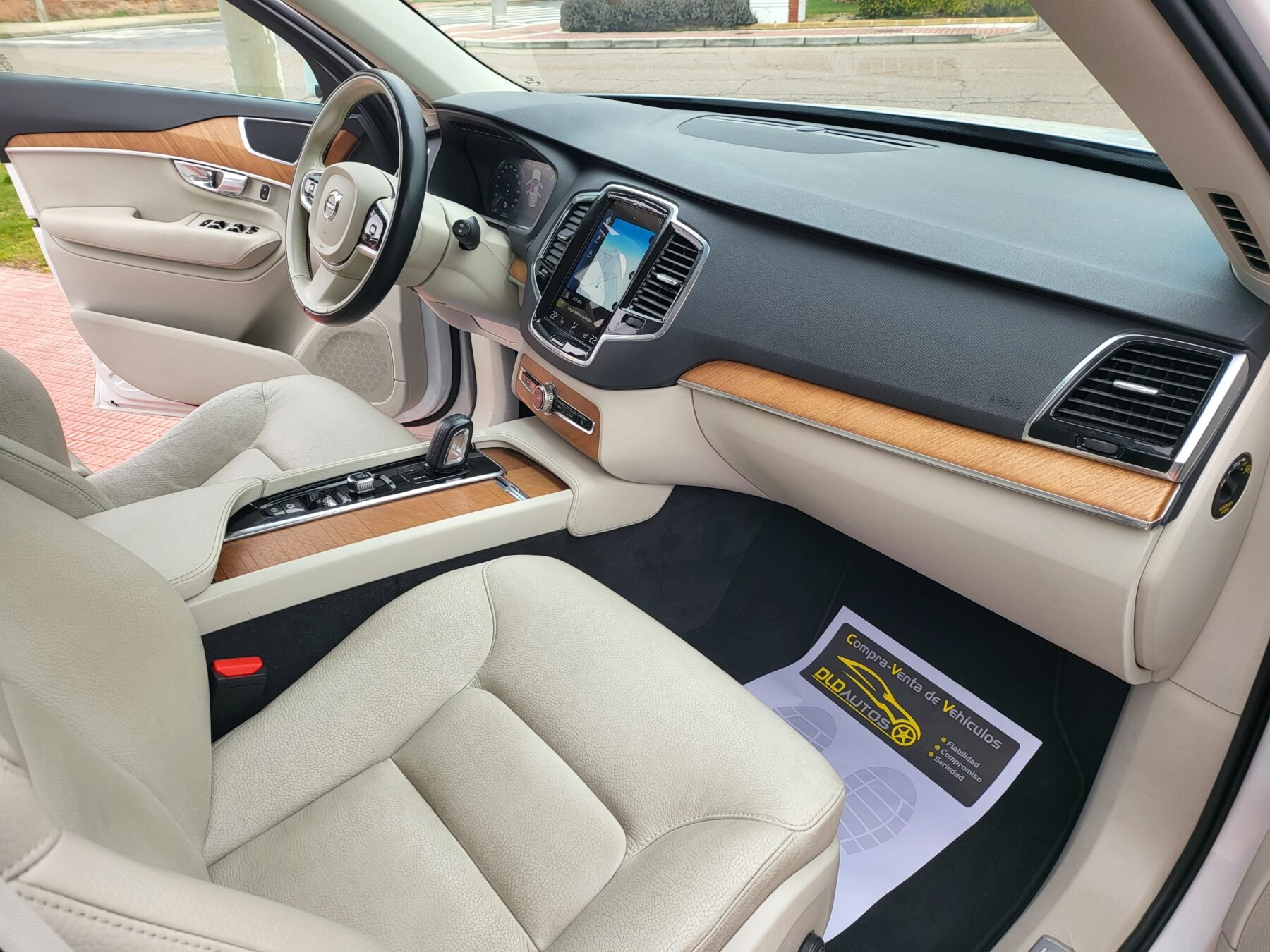 VOLVO XC90 2.0 B5 D AWD Momentum Pro Auto