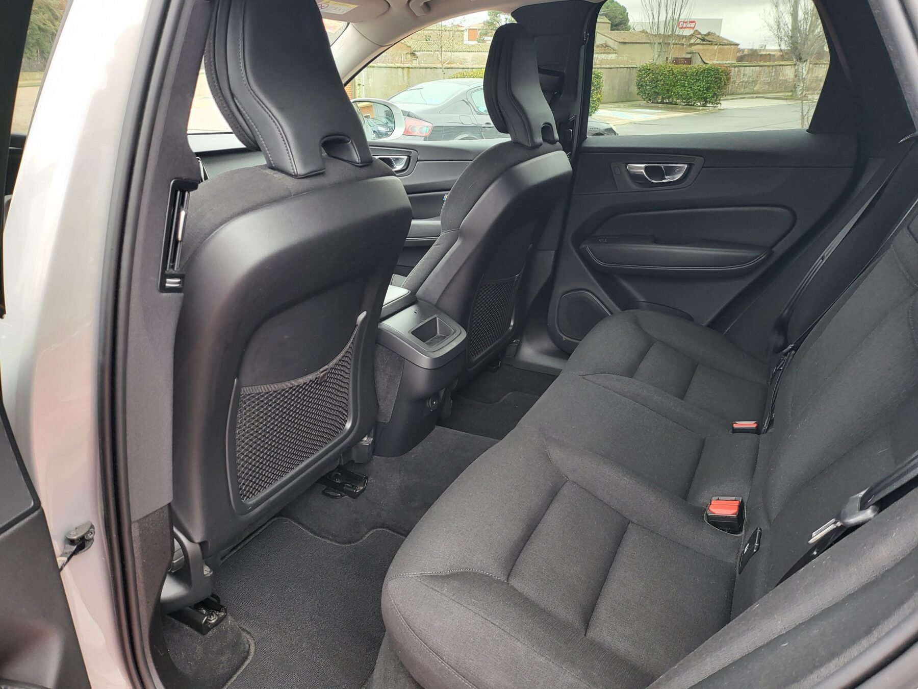 VOLVO XC60 2.0 B4 D Momentum Pro Auto 4WD