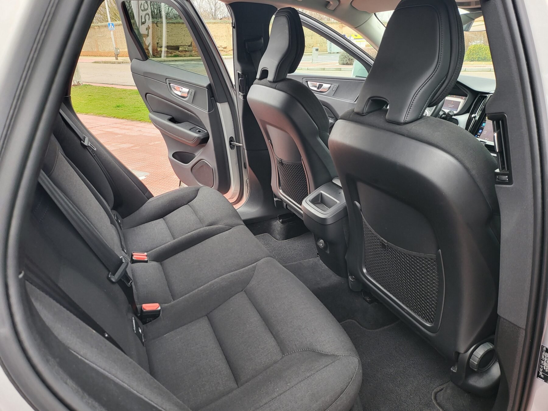 VOLVO XC60 2.0 B4 D Momentum Pro Auto 4WD