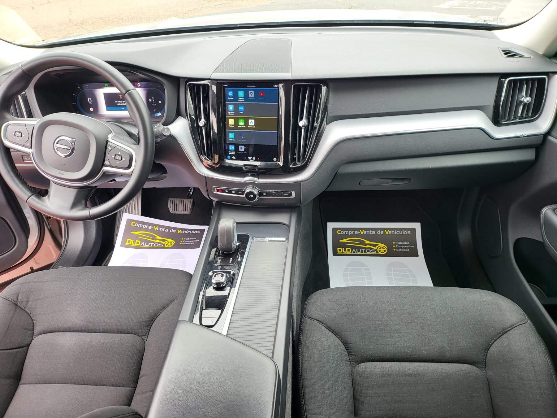 VOLVO XC60 2.0 B4 D Momentum Pro Auto 4WD