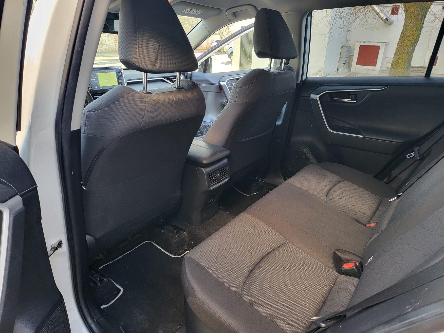 TOYOTA RAV4 2.5l 220H Advance