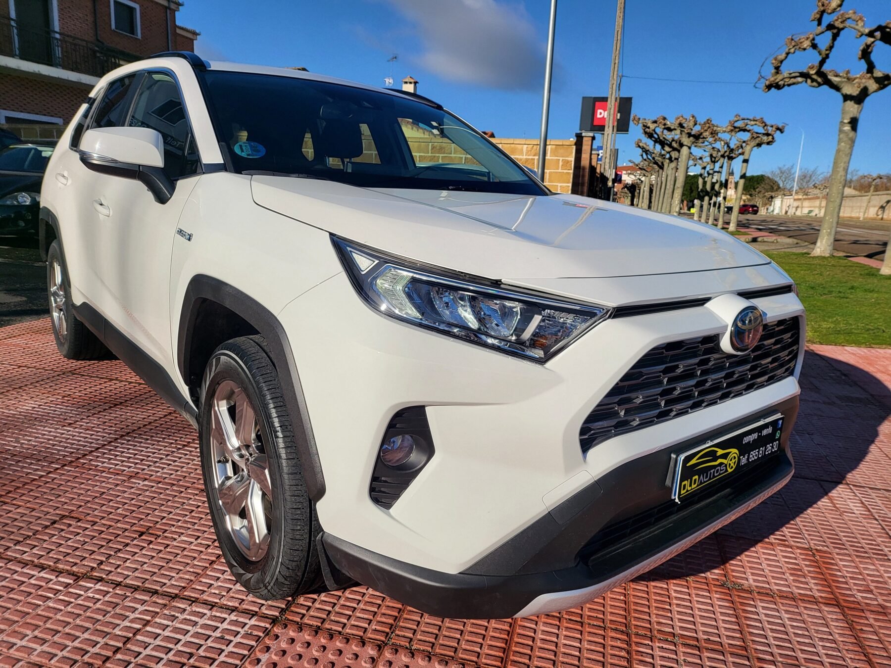 TOYOTA RAV4 2.5l 220H Advance