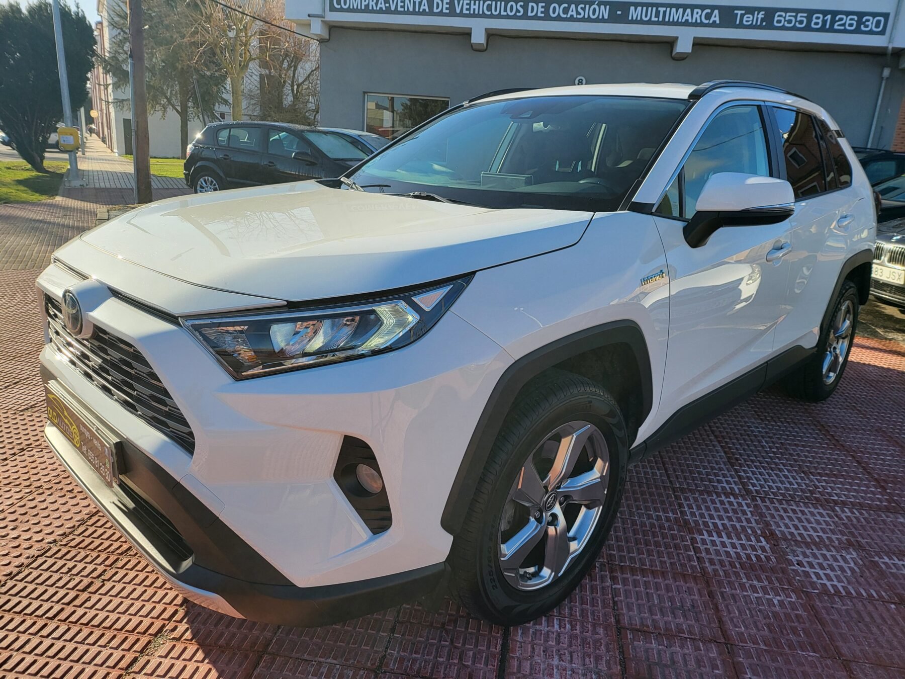 TOYOTA RAV4 2.5l 220H Advance