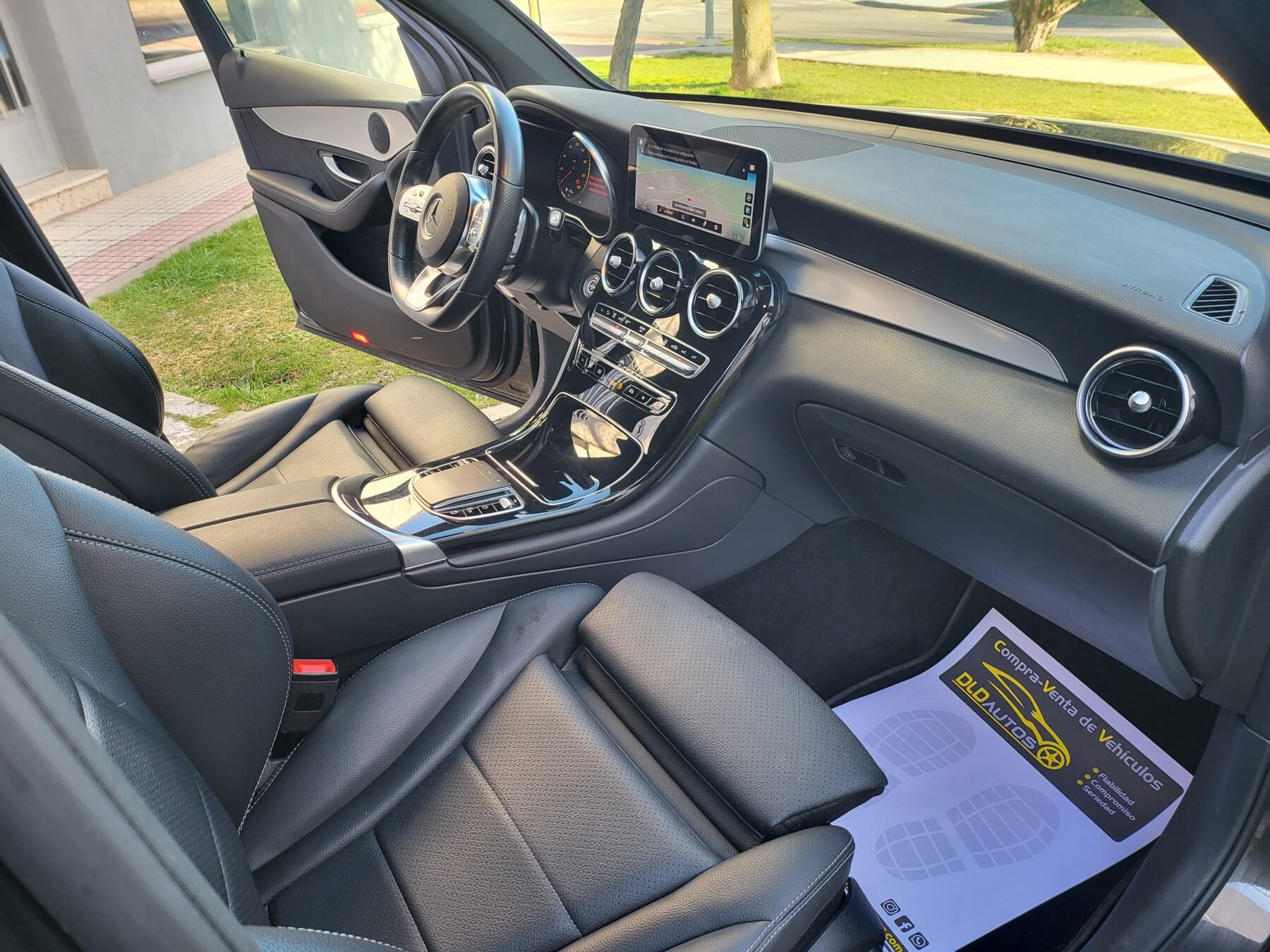 MERCEDES-BENZ GLC COUPE 300 de AMG 4 MATIC